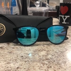 RAYBANS SUNGLASSES W/ CASE